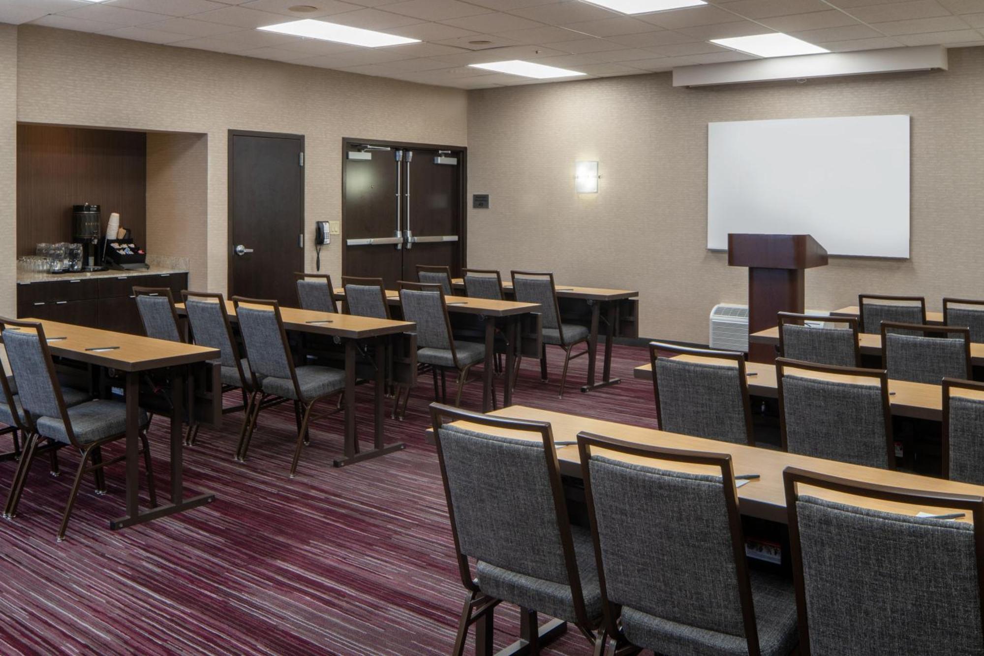 Courtyard By Marriott Nashville Airport Exterior foto