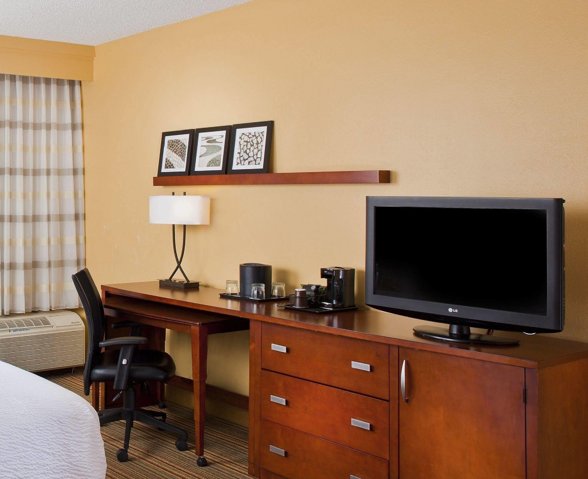 Courtyard By Marriott Nashville Airport Exterior foto